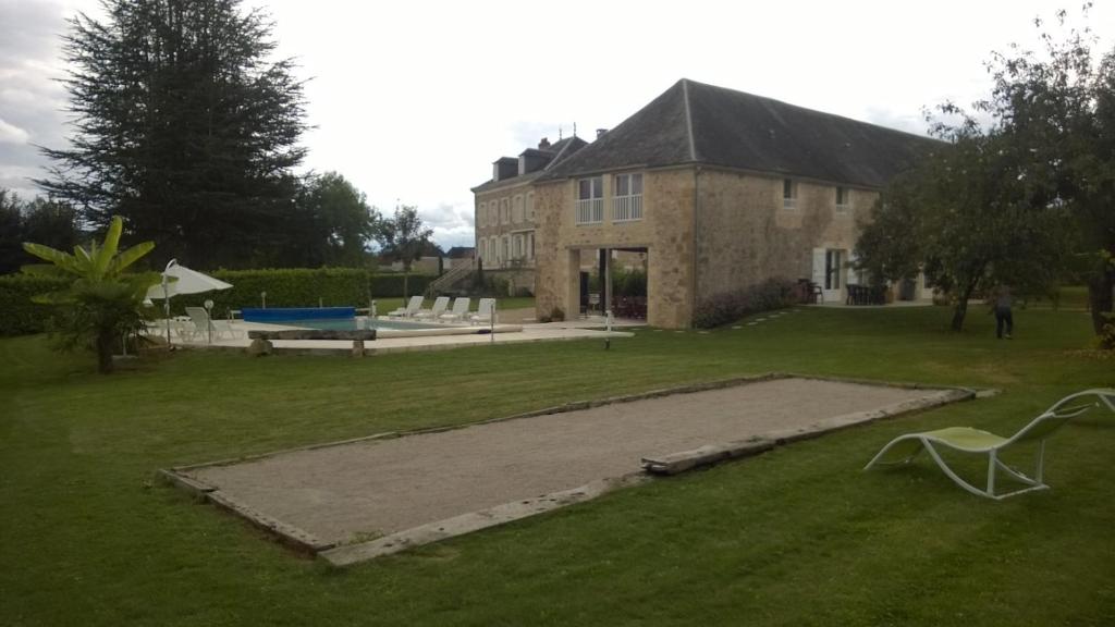 Gîte Clau Jean avec jardin et piscine